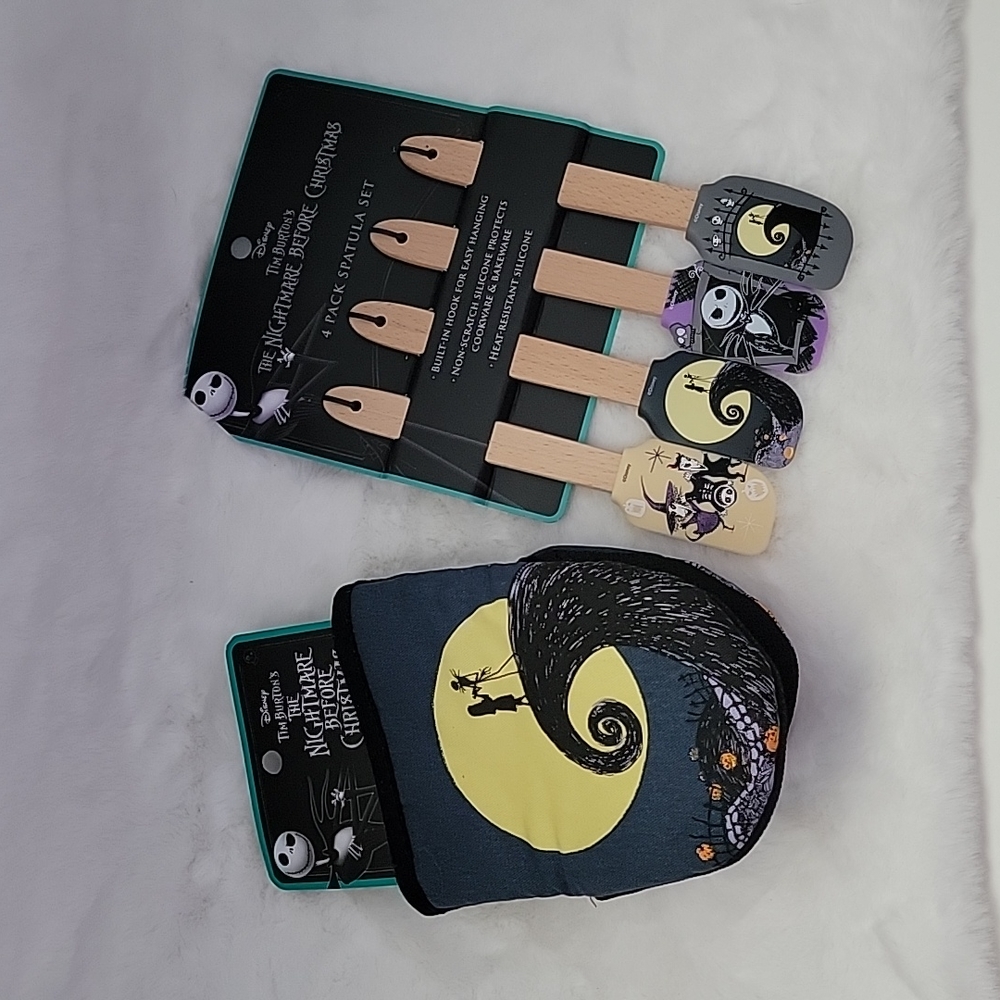 Disney The Nightmare Before Christmas Oven Mitt and Spatula Set